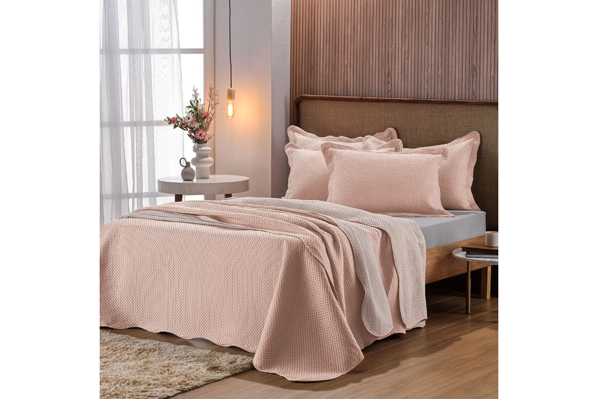 cama com cobre leito rosa