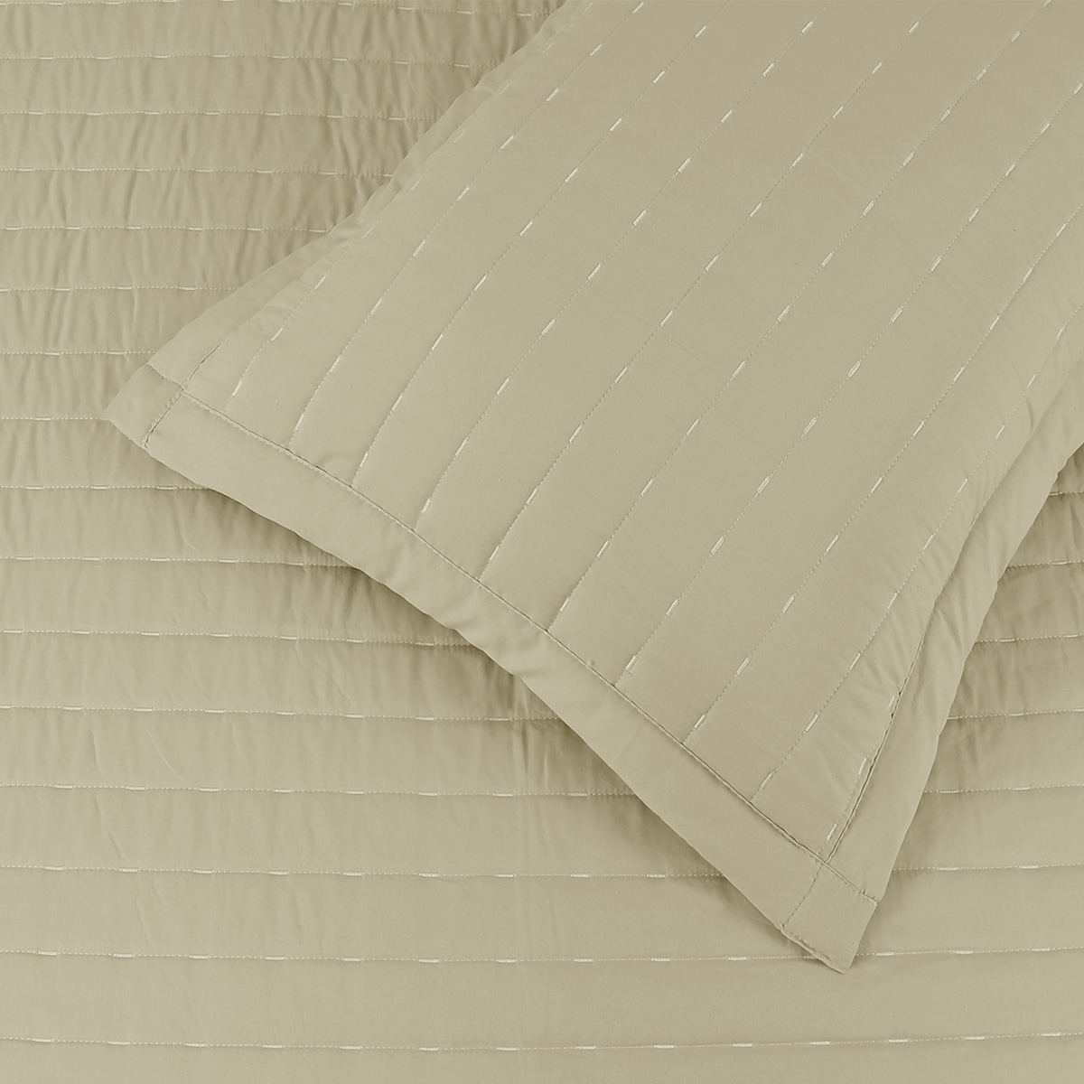 kit colcha bordada golden porta travesseiro detalhe bege