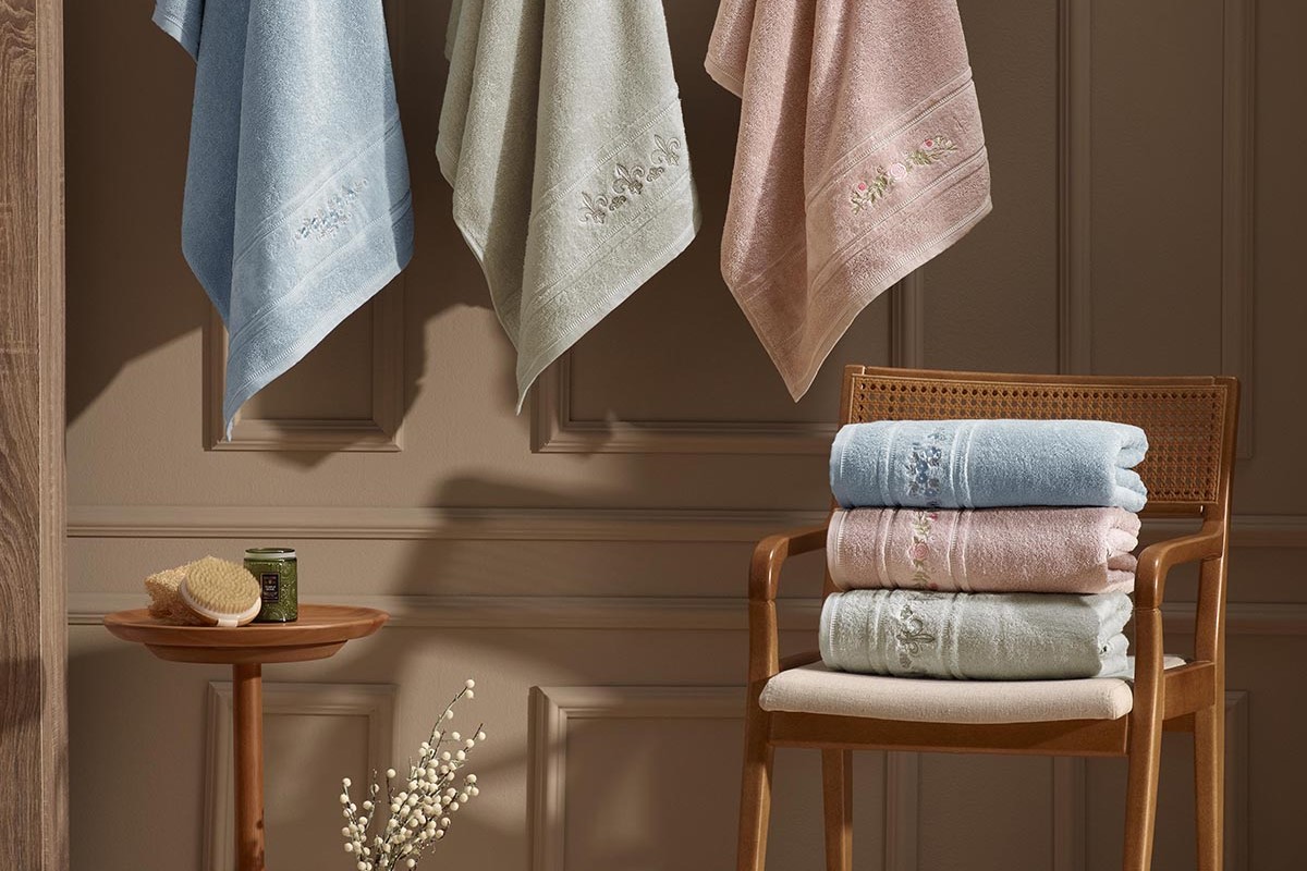 Toalha de Banho Combinatto 68cm X 1,40m