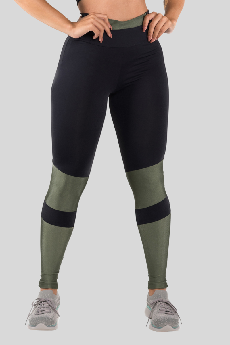 02 calca legging fitness poliamida com recortes em metalic
