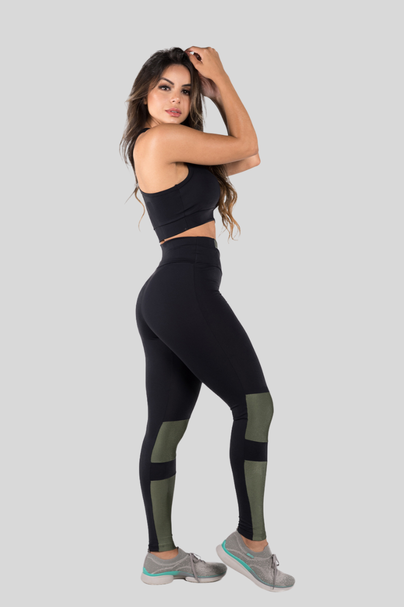 03 calca legging fitness poliamida com recortes em metalic