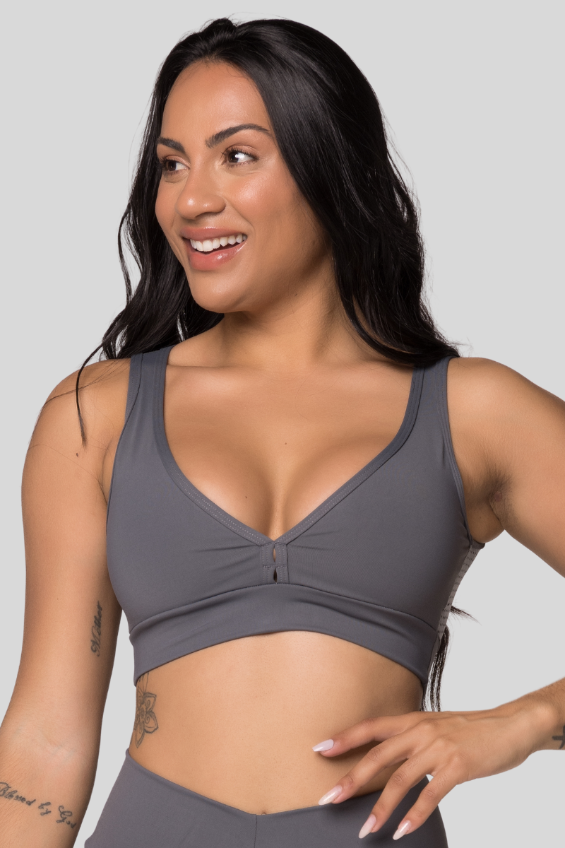 03 top fitness com decote em mesh e poliamida cinza