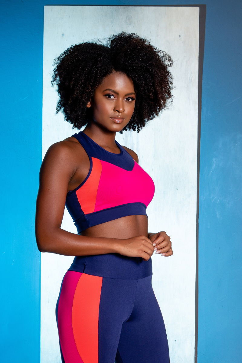 05 top poliamida azul marinho com recortes laranja e rosa