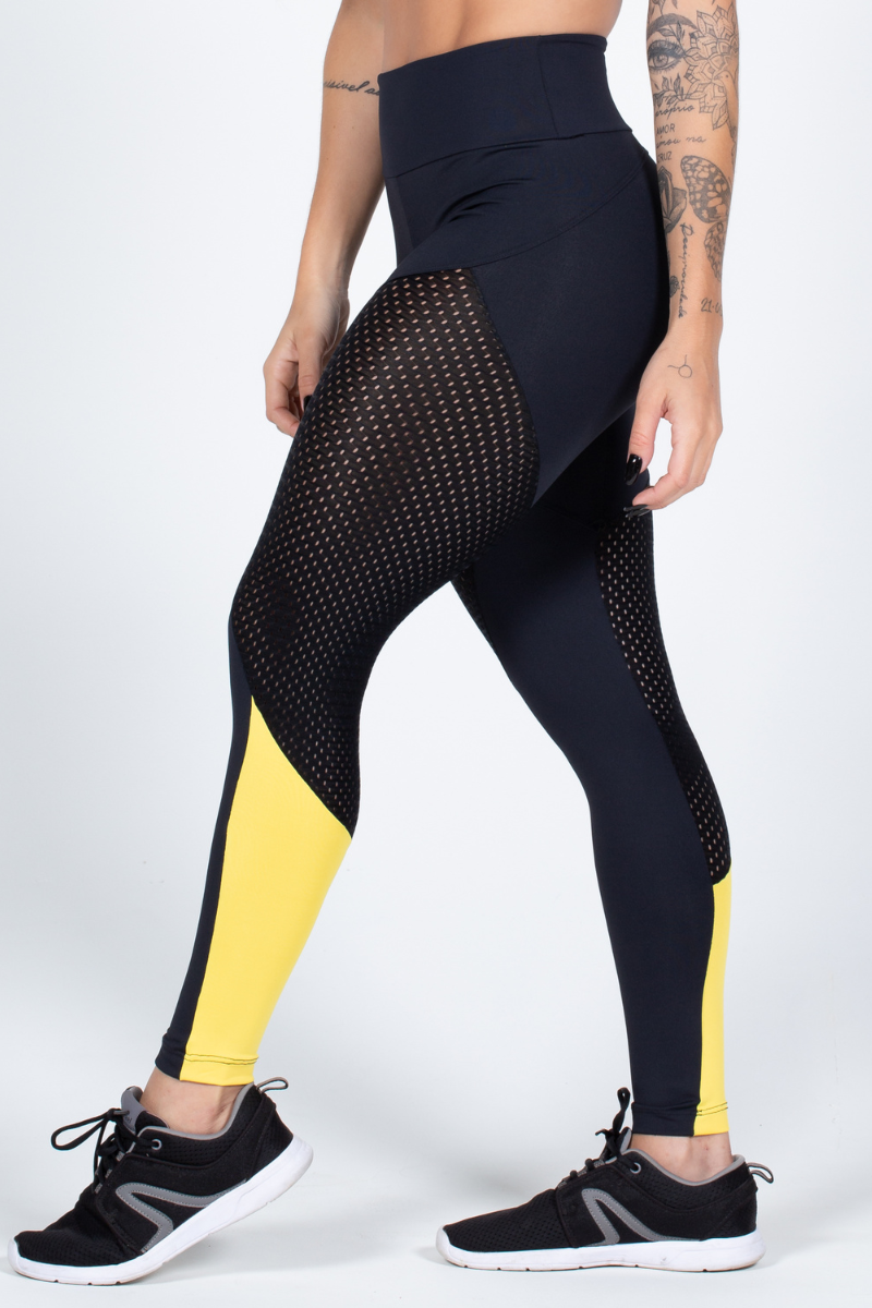 03 calca legging fitness poliamida preto com recorte amarelo