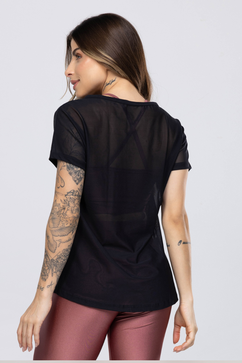 01 blusa com manga tule mullet preta