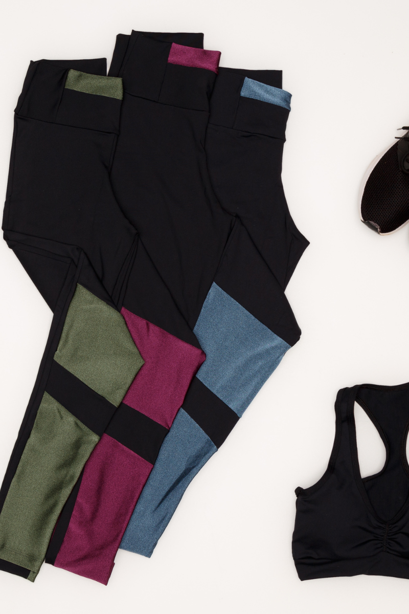01 calca legging fitness poliamida com recortes em metalic malbec