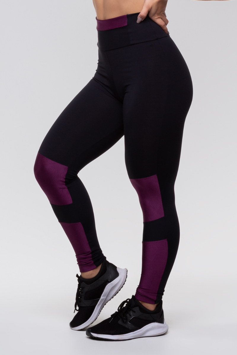 03 calca legging fitness poliamida com recortes em metalic malbec