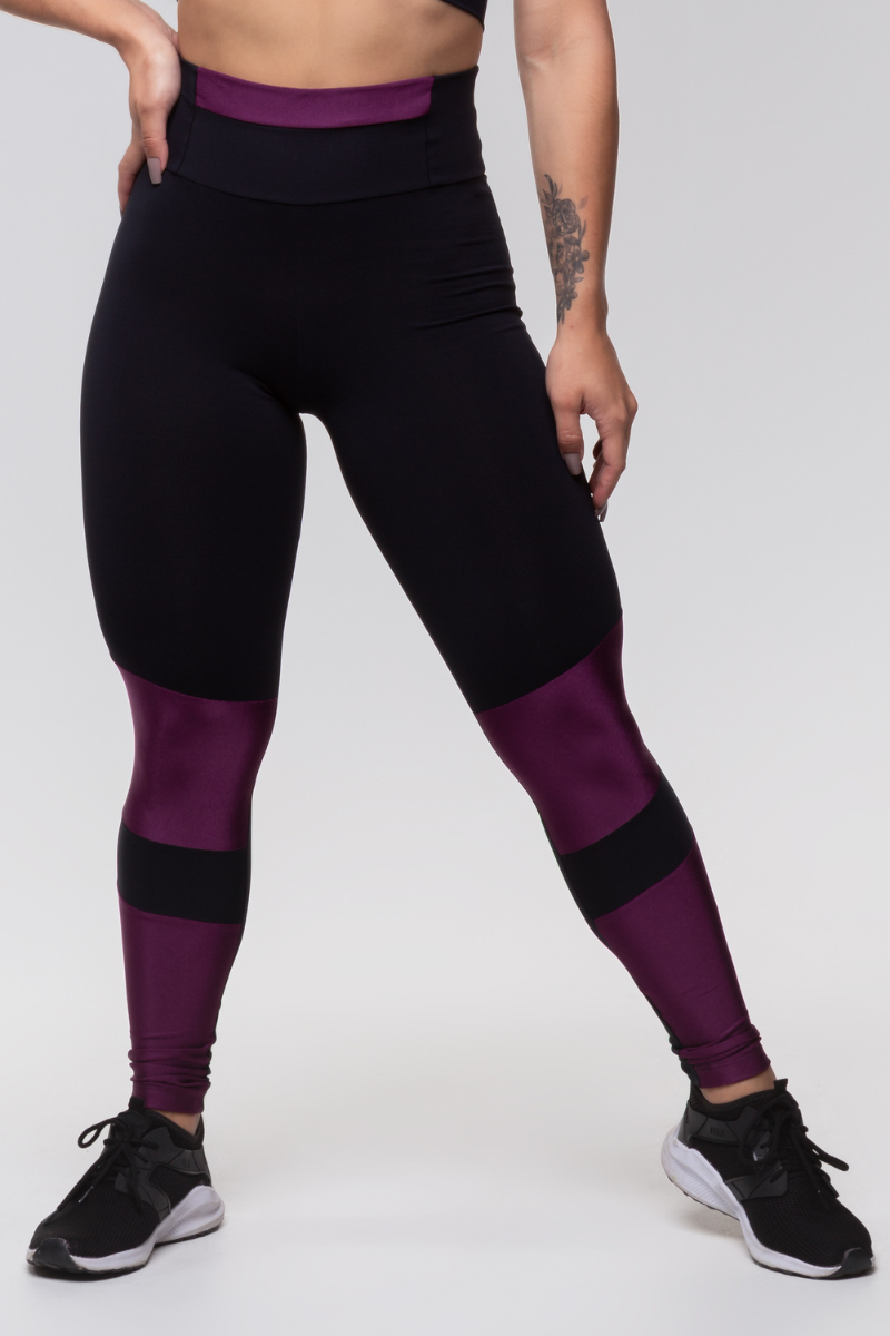 05 calca legging fitness poliamida com recortes em metalic malbec