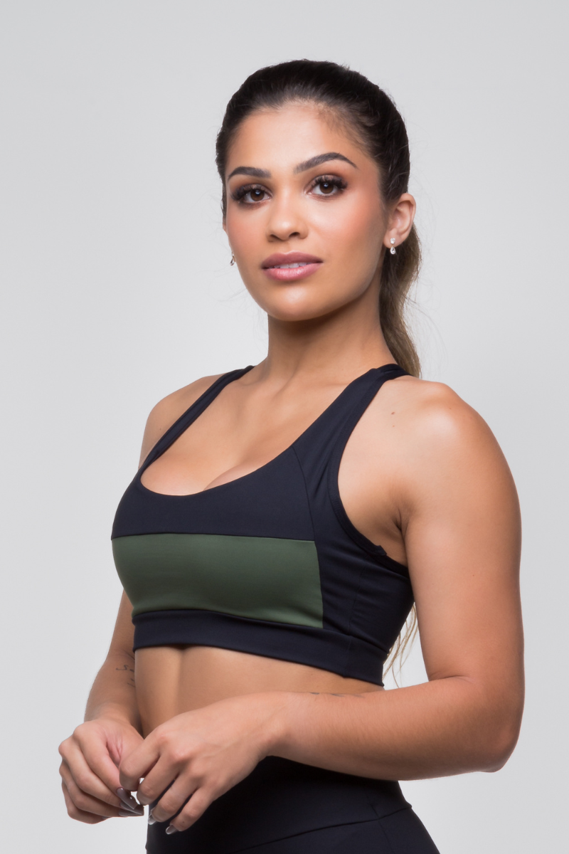 03 top fitness poliamida preto com verde militar
