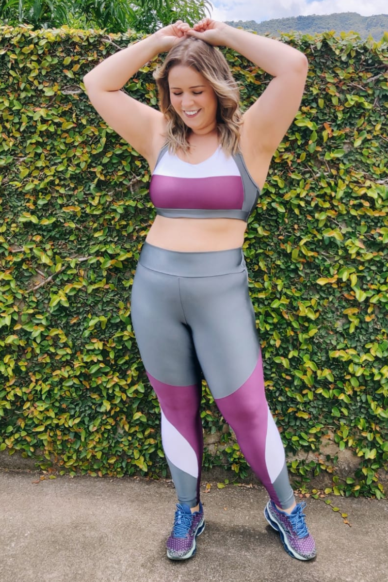 01 calca legging fitness poliamida metalic cinza com malbec