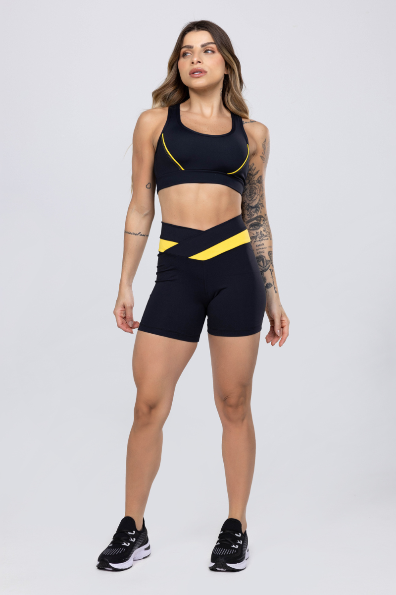 01 short fitness poliamida cos transpassado preto com amarelo