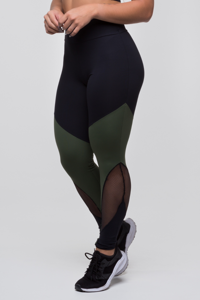01 calca legging preta com verde militar e tela
