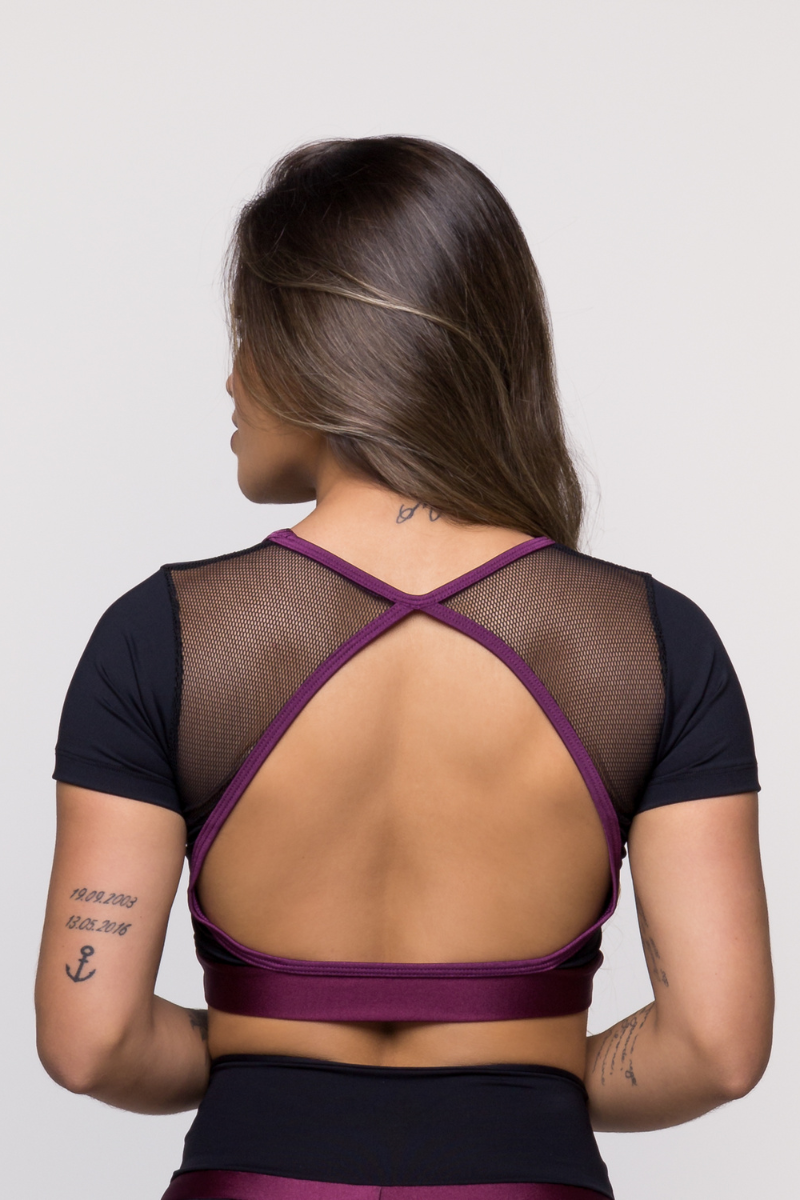 01 cropped fitness poliamida preto e malbec com tela