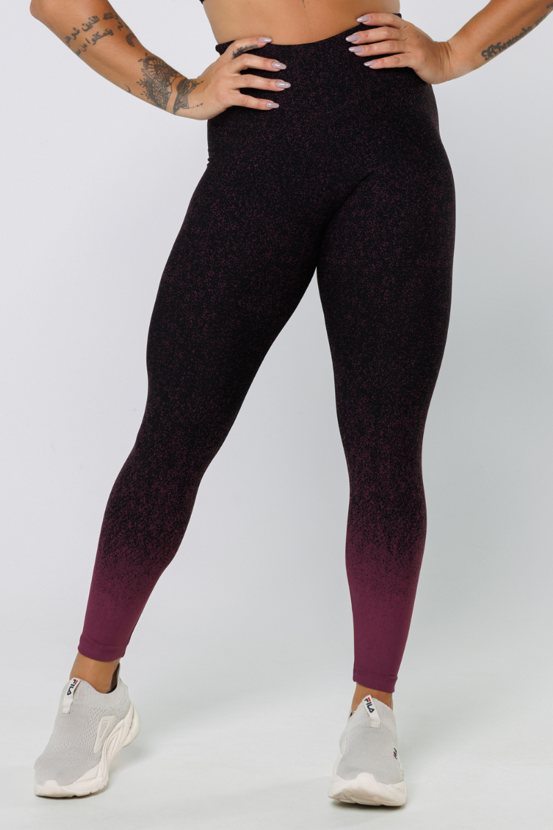 05 calca legging fitness jacquard degrade preto com malbec
