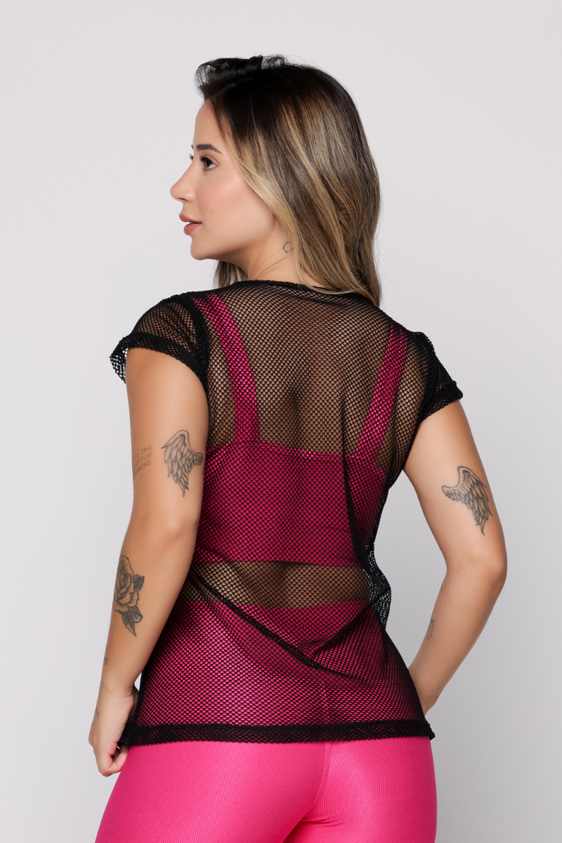 01 blusa em tela com manga preta