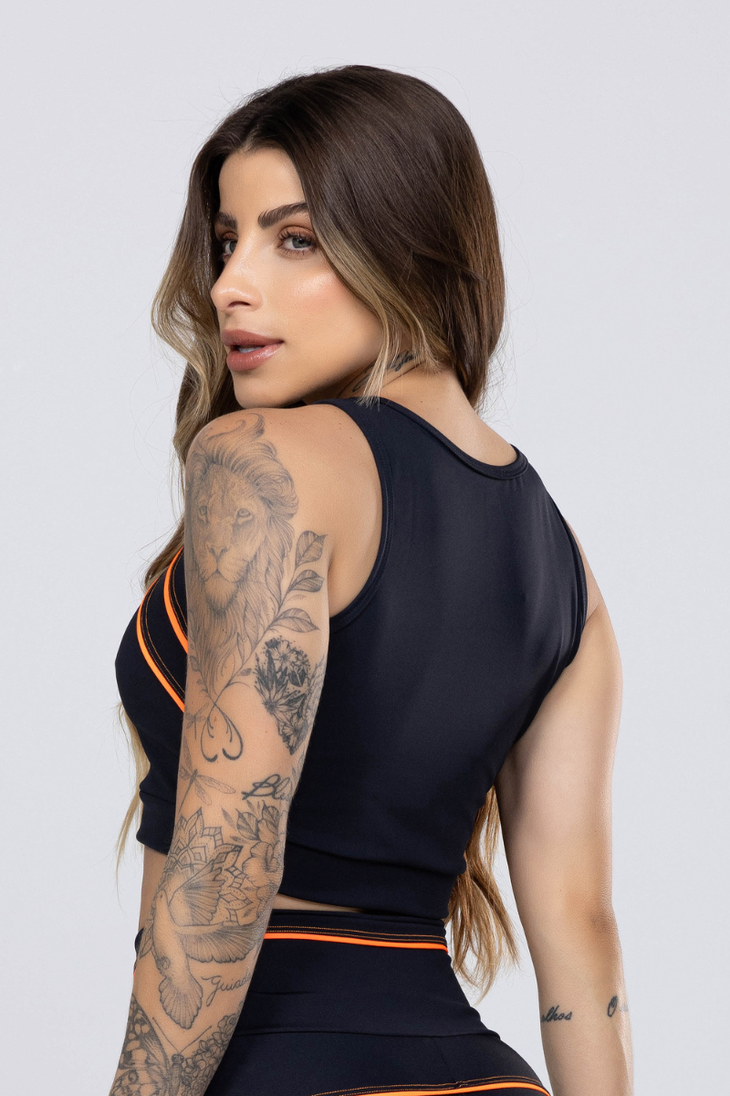 06 top nadador preto com recortes e vivo laranja