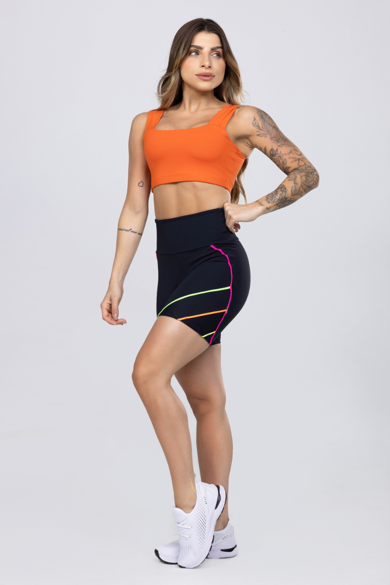 04 bermuda fitness poliamida preta com detalhes em vivo