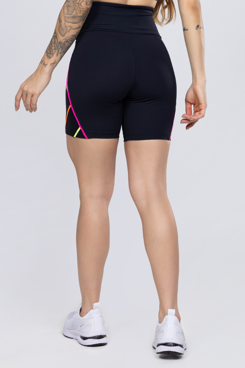 06 bermuda fitness poliamida preta com detalhes em vivo