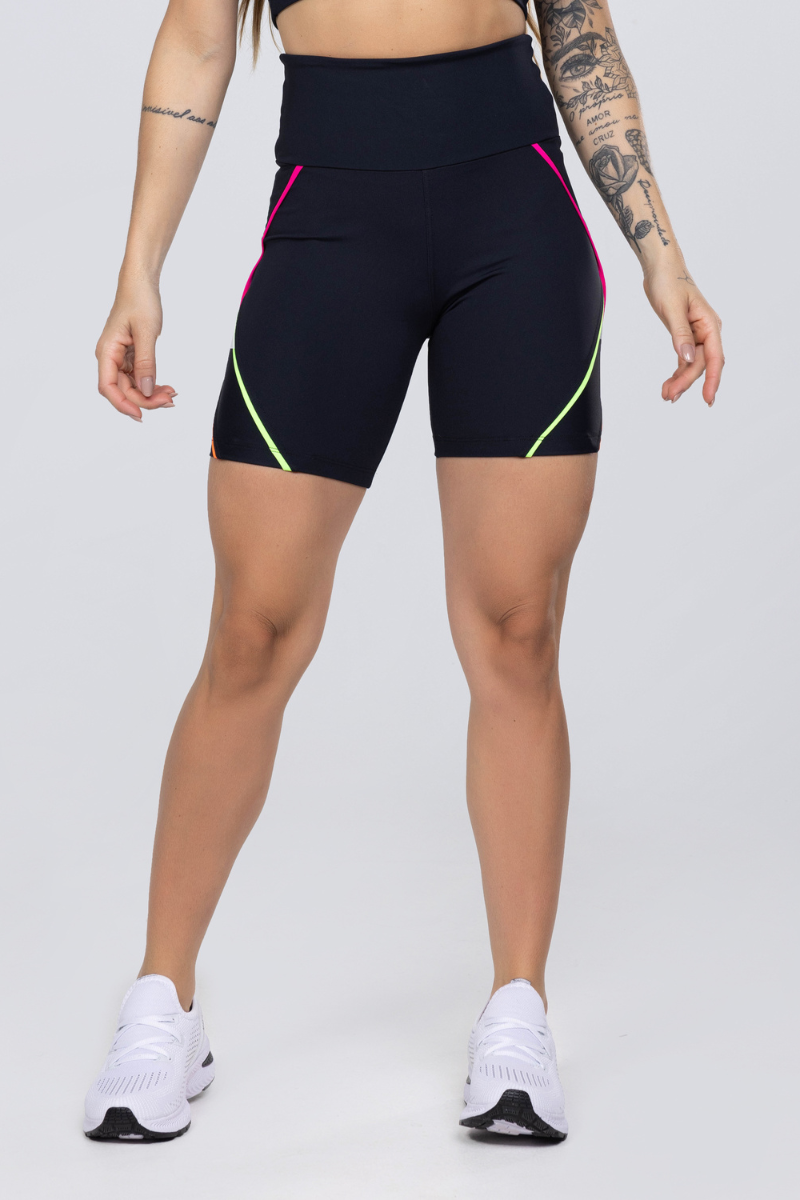 08 bermuda fitness poliamida preta com detalhes em vivo