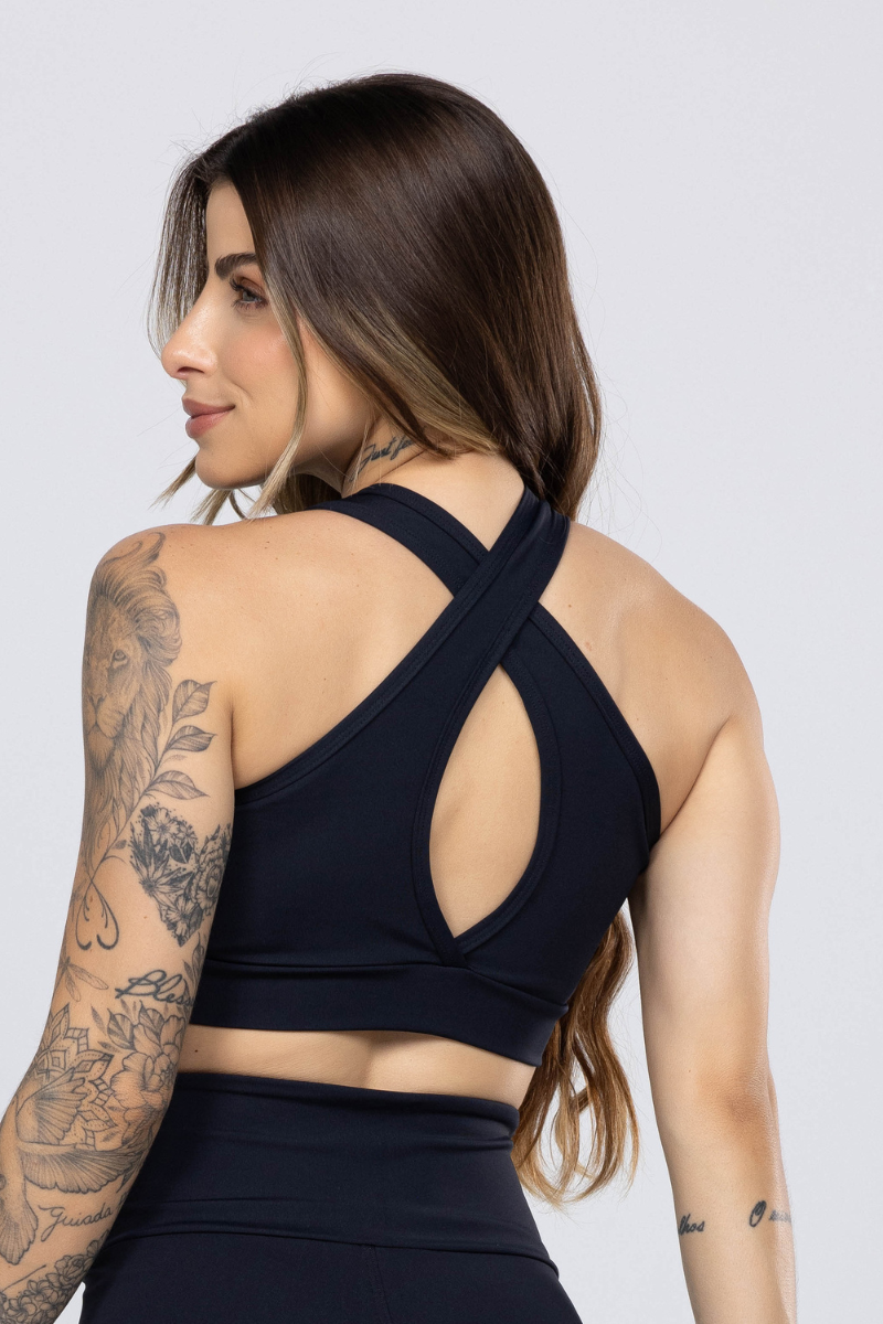 04 top preto cruzado poliamida nas costas e detalhes em vivo