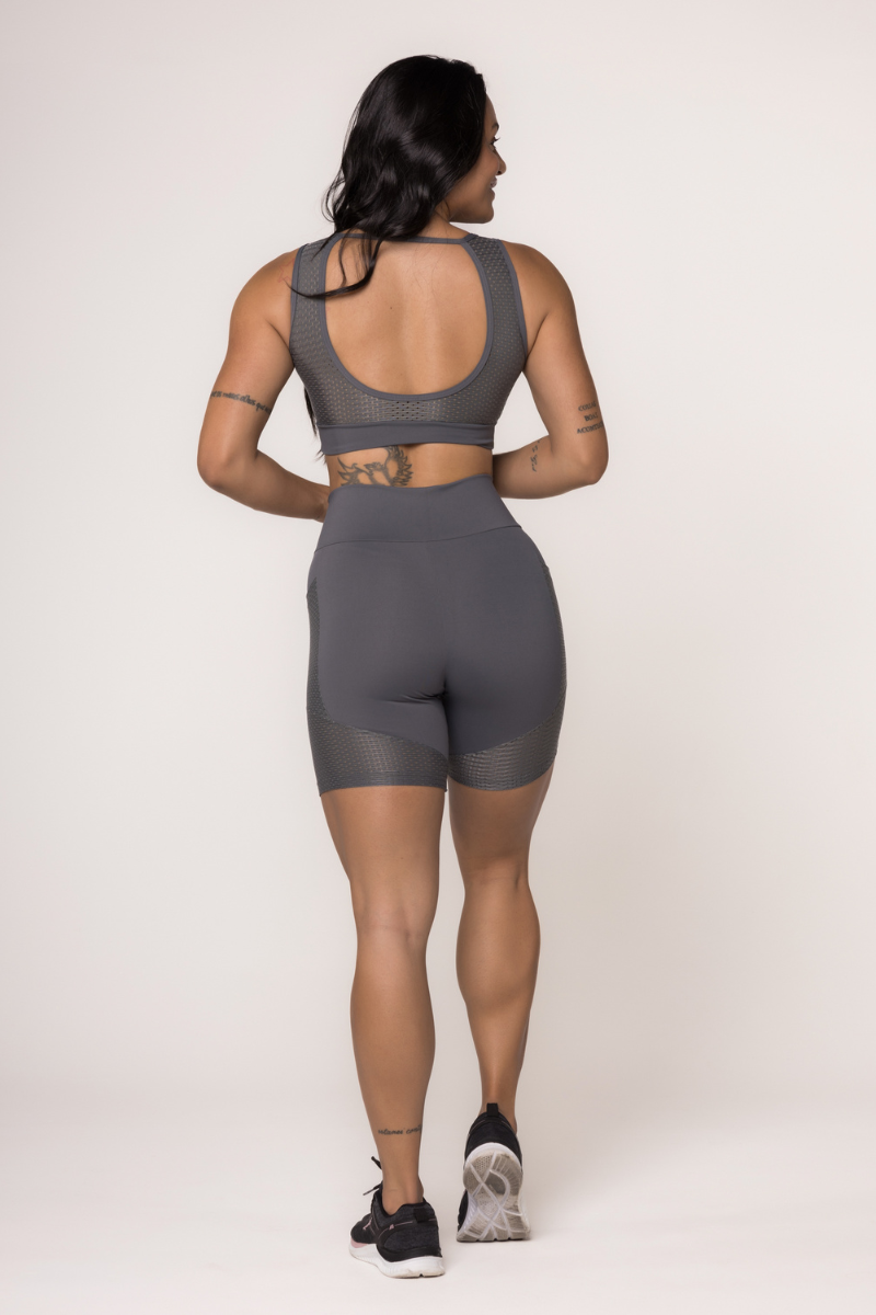 02 conjunto fitness poliamida short com bolso e top malbec