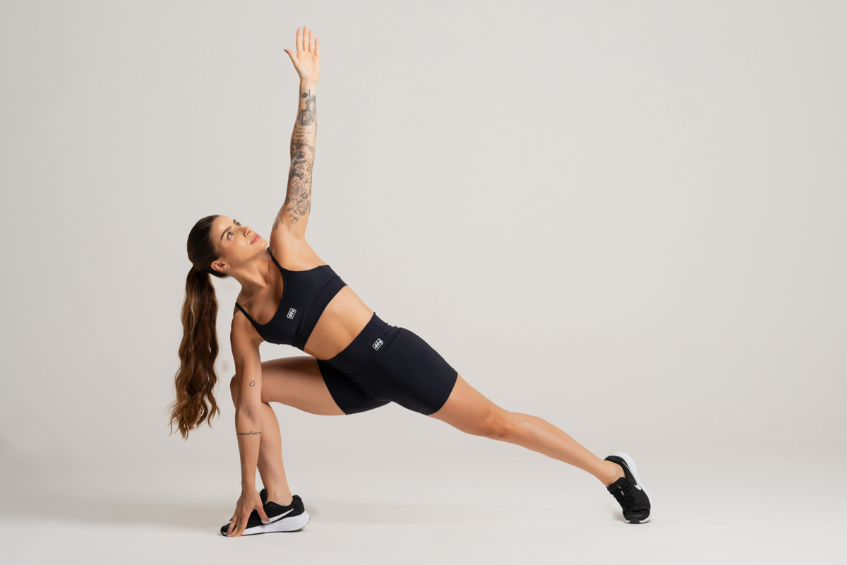 01 conjunto feminino fitness basico poliamida short e top preto