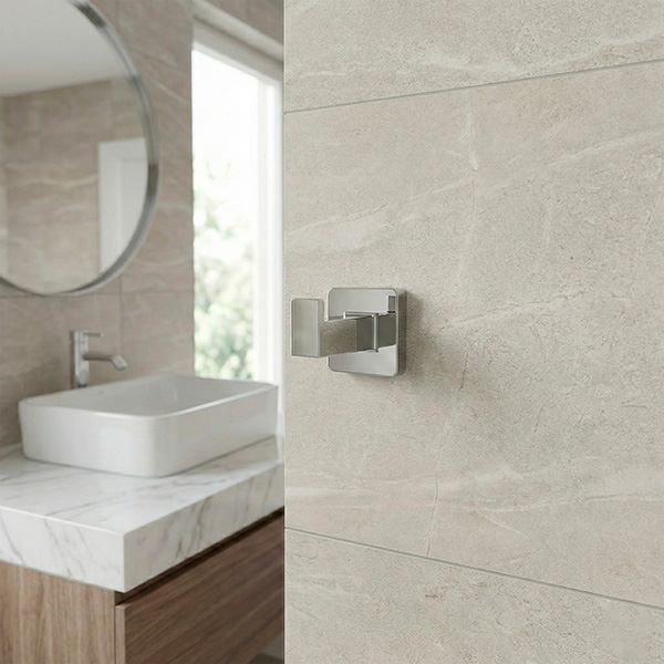 Cabide toalha cromado instalado em ambiente de banheiro