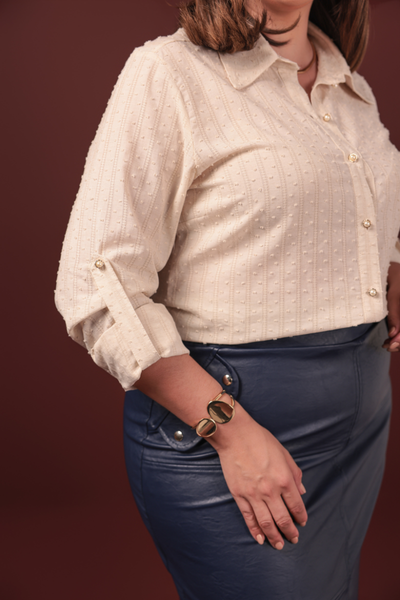 04 saia midi couro sin com elastano fenda dianteira detalhe lapela elastico no cos preto